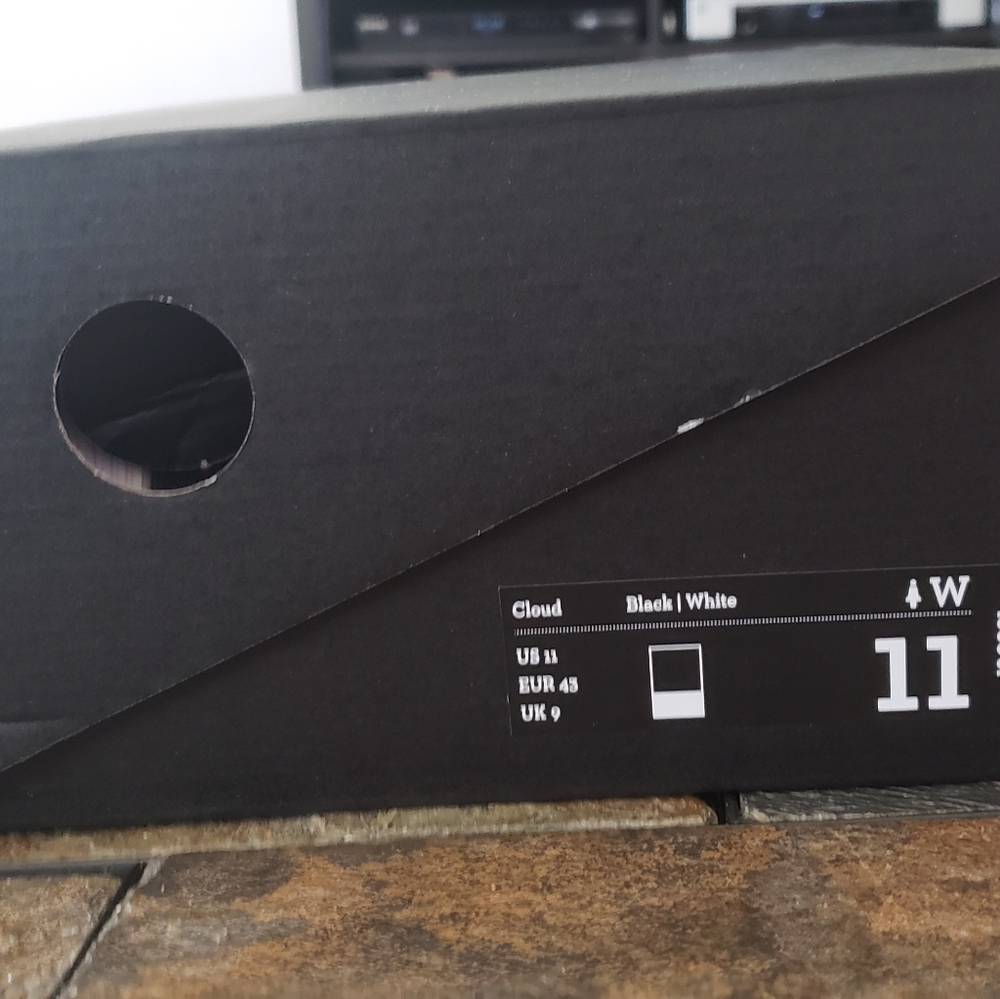 SOLD - ON Cloud shoes